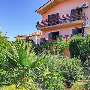 Appartement Marinici - With Private Parking 