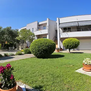 apartmani-ukalovic.hotelinzadar.com/